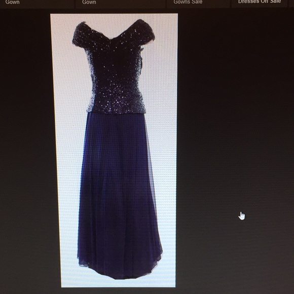 Cachet Dresses & Skirts - Never worn Cachet formal gown